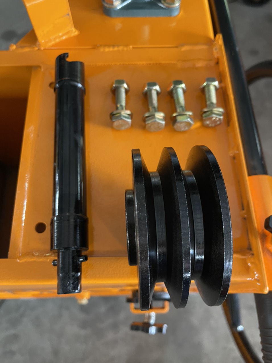 Máy cắt bê tông KC24