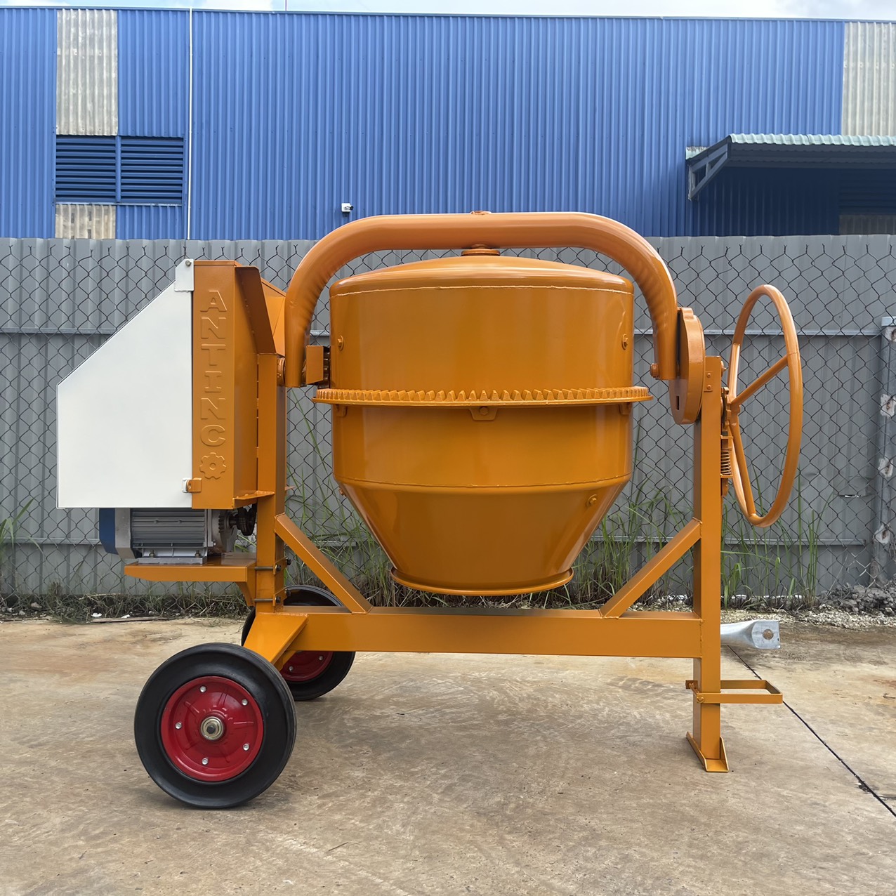 Máy trộn bê tông 380L
