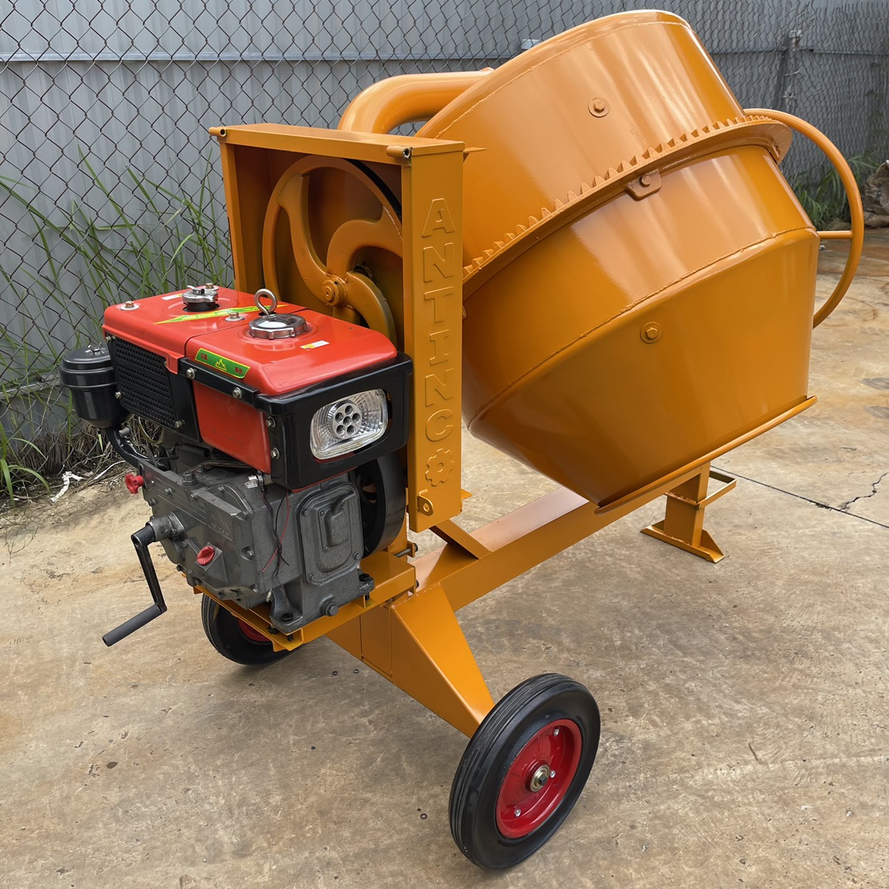 Máy trộn bê tông 380L